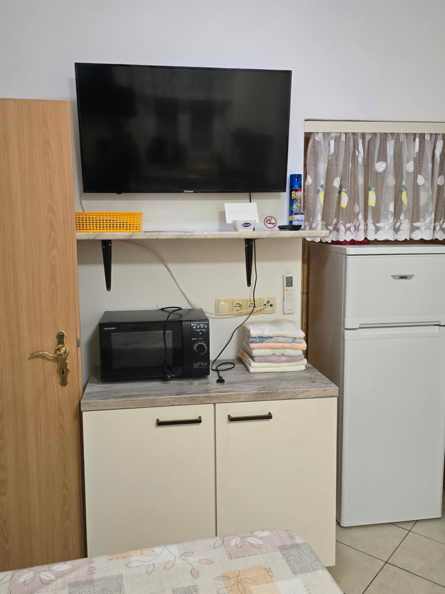 Apartments Mladenka Сен Екстериор снимка