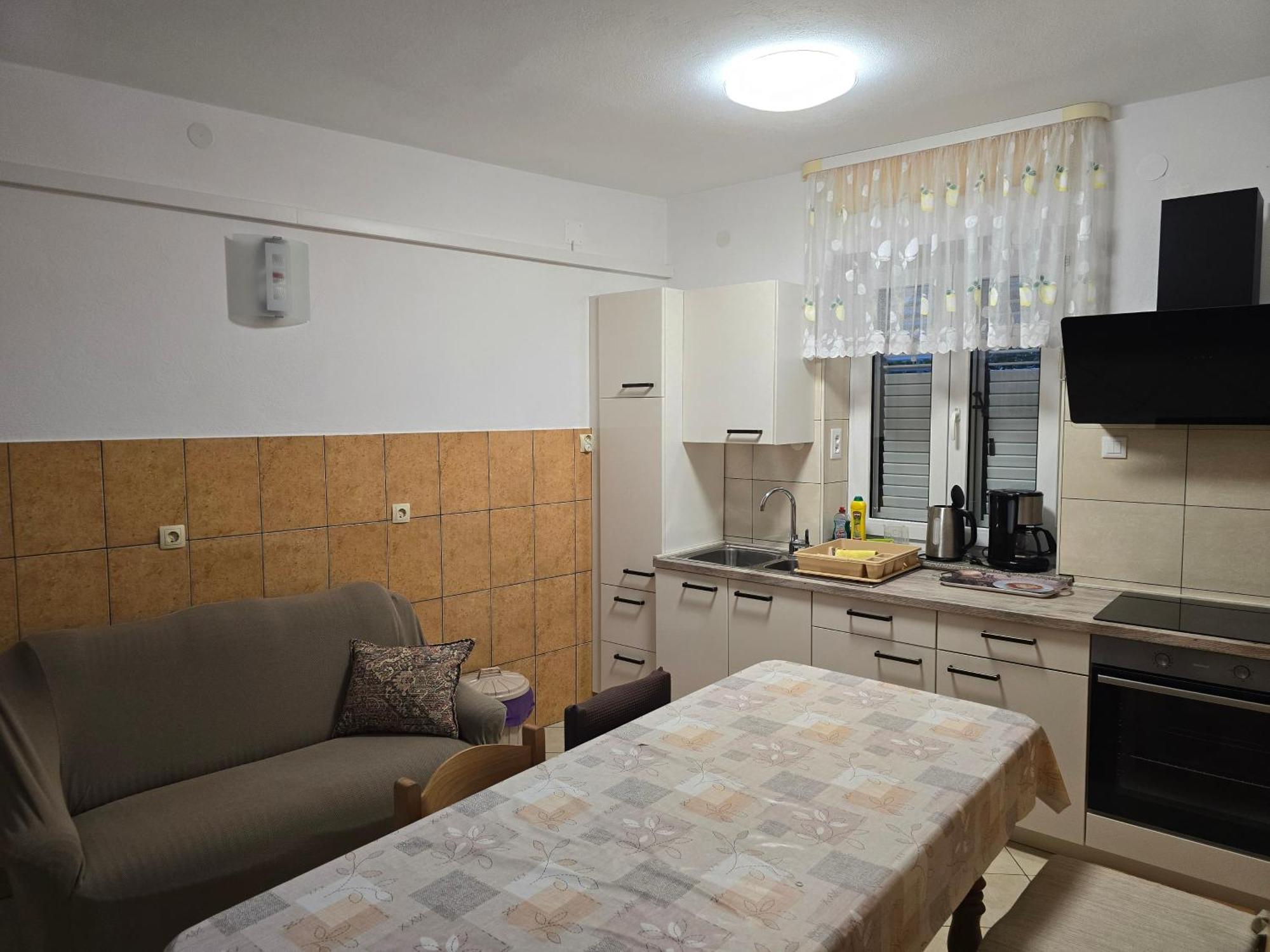 Apartments Mladenka Сен Екстериор снимка
