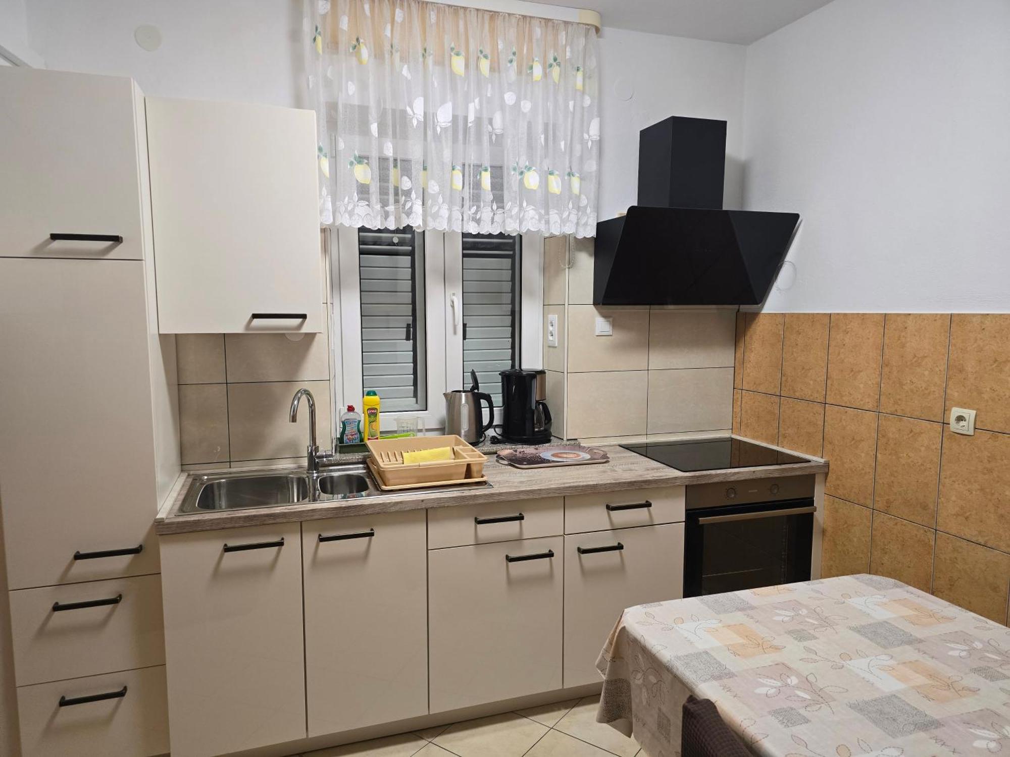 Apartments Mladenka Сен Екстериор снимка