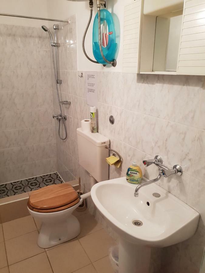 Apartments Mladenka Сен Екстериор снимка